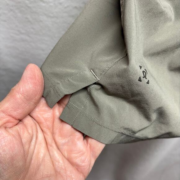 Lululemon Men’s Lined Olive Green Shorts‎ - Size Large - Picture 6 of 8